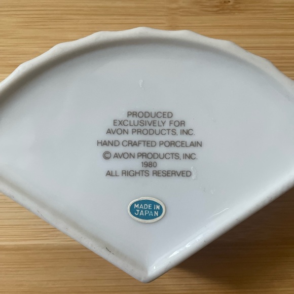 1980 Avon Porcelain Hand Fan Shaped Trinket Dish Butterflies Floral With Lid - Picture 4 of 4